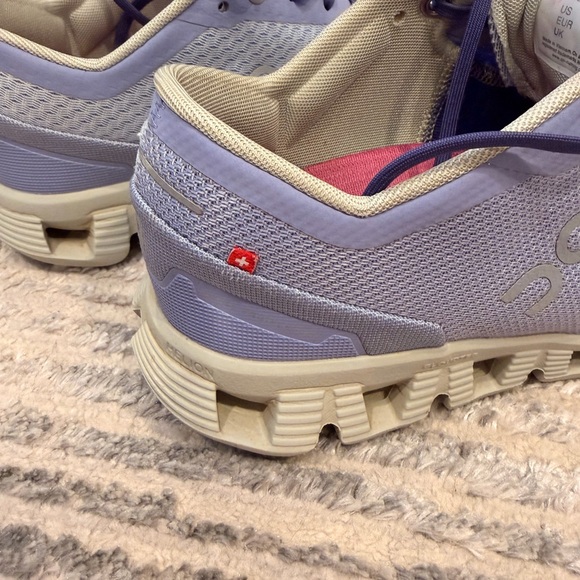 On cloud - Picture 5 of 8